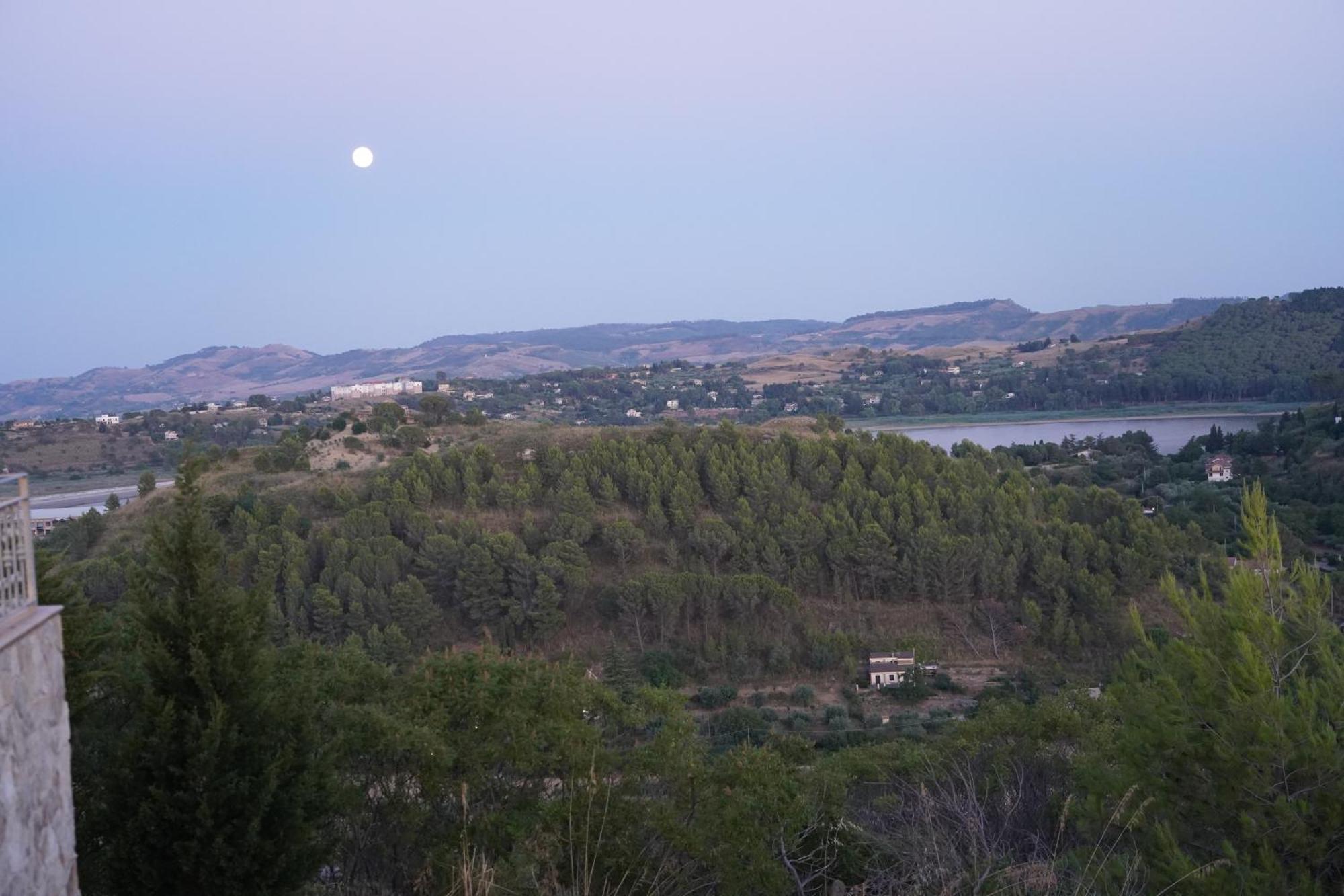 Enna Villa Del Sole E Delle Stelle ภายนอก รูปภาพ